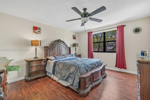 Copropriété à vendre à Tamarac, Floride: 2 chambres, 117.99 m2 № 1347608 - photo 12