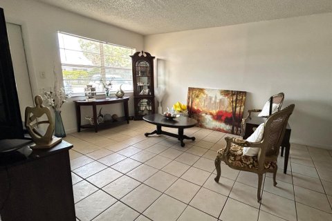 Condo in Davie, Florida, 2 bedrooms  № 1209083 - photo 13