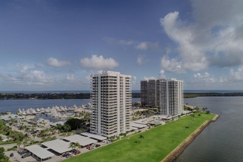 Condominio en venta en North Palm Beach, Florida, 2 dormitorios, 156.35 m2 № 1132770 - foto 16