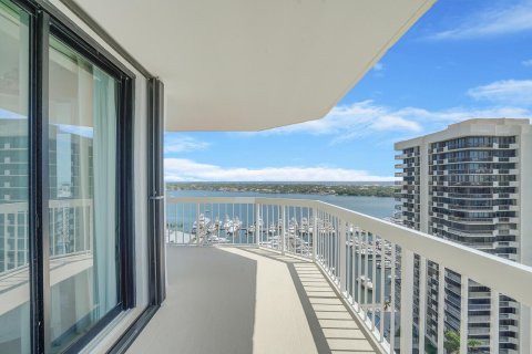 Condominio en venta en North Palm Beach, Florida, 2 dormitorios, 156.35 m2 № 1132770 - foto 19