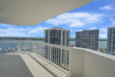 Condominio en venta en North Palm Beach, Florida, 2 dormitorios, 156.35 m2 № 1132770 - foto 21