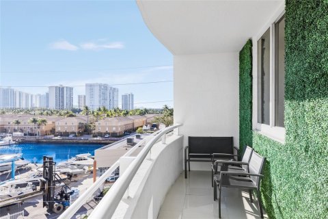 Condominio en venta en Aventura, Florida, 3 dormitorios, 126.63 m2 № 1399864 - foto 20