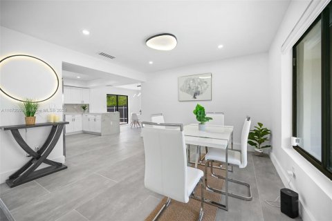 Casa en venta en Miami, Florida, 4 dormitorios, 175.21 m2 № 1399823 - foto 10