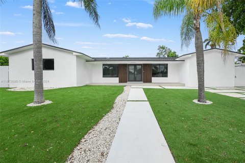 Casa en venta en Miami, Florida, 4 dormitorios, 175.21 m2 № 1399823 - foto 2