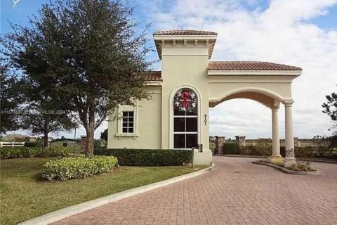 Terreno en venta en Palm City, Florida № 1399863 - foto 1