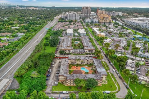 Condo in Miami, Florida, 2 bedrooms  № 1399862 - photo 23