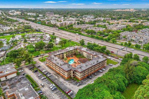 Condo in Miami, Florida, 2 bedrooms  № 1399862 - photo 20