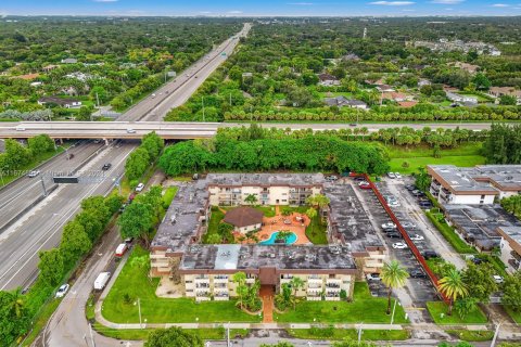 Condo in Miami, Florida, 2 bedrooms  № 1399862 - photo 24