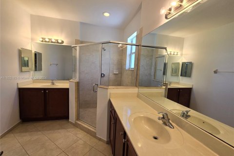 Townhouse in Miami, Florida 3 bedrooms, 170.57 sq.m. № 1345858 - photo 15