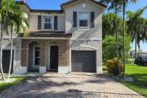 Townhouse in Miami, Florida 3 bedrooms, 170.57 sq.m. № 1345858 - photo 3