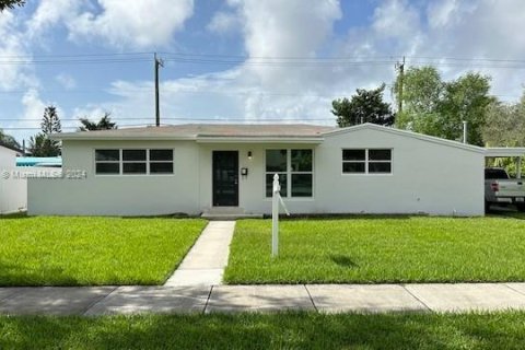 House in Cutler Bay, Florida 3 bedrooms, 97.55 sq.m. № 1345860 - photo 24