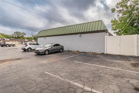 Commercial property in Tampa, Florida 604.52 sq.m. № 523565 - photo 2