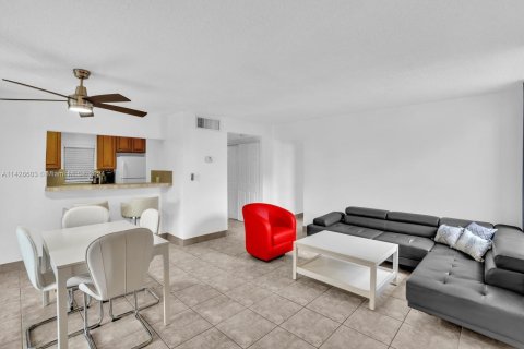 Condominio en venta en Sunrise, Florida, 1 dormitorio, 77.57 m2 № 642258 - foto 20