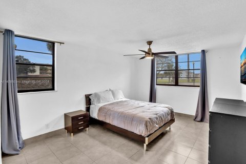 Condominio en venta en Sunrise, Florida, 1 dormitorio, 77.57 m2 № 642258 - foto 17