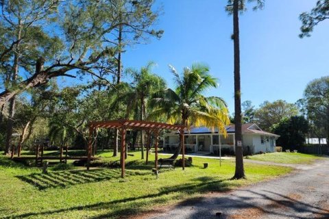 Villa ou maison à vendre à Loxahatchee Groves, Floride: 5 chambres, 215.63 m2 № 913826 - photo 1