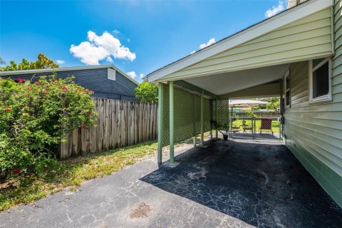 Casa en venta en Saint Petersburg, Florida, 2 dormitorios, 55.74 m2 № 1342986 - foto 11