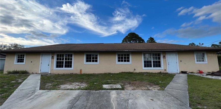 Commercial property in Lehigh Acres, Florida 6 bedrooms, 183.57 sq.m. № 999938