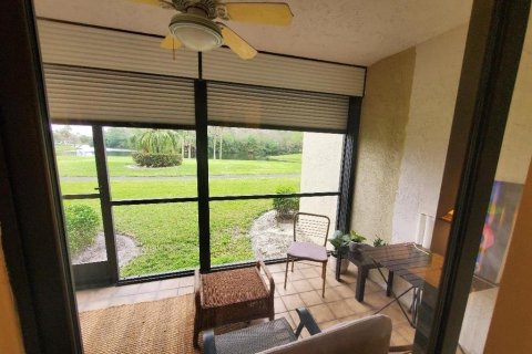 Condominio en venta en Coconut Creek, Florida, 1 dormitorio, 64.1 m2 № 1223598 - foto 17