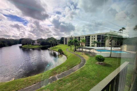 Condo in Coconut Creek, Florida, 1 bedroom  № 1223598 - photo 13