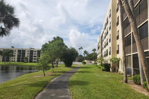 Condominio en venta en Coconut Creek, Florida, 1 dormitorio, 64.1 m2 № 1223598 - foto 8