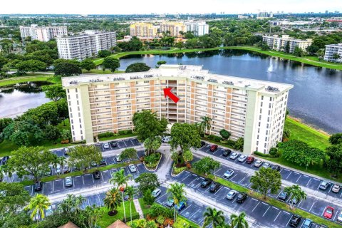 Condominio en venta en Pompano Beach, Florida, 1 dormitorio, 99.5 m2 № 1223599 - foto 8