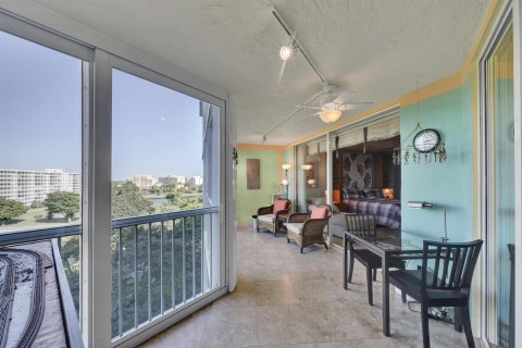 Condo in Pompano Beach, Florida, 1 bedroom  № 1223599 - photo 18