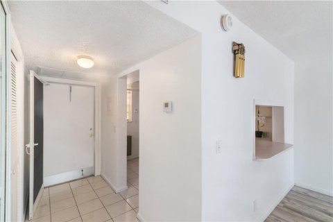 Condominio en venta en Hallandale Beach, Florida, 2 dormitorios, 86.86 m2 № 844184 - foto 12