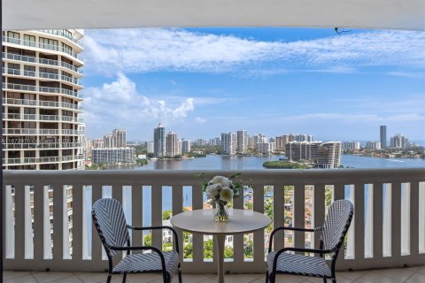 Condominio en venta en Aventura, Florida, 2 dormitorios, 149.29 m2 № 1404103 - foto 2