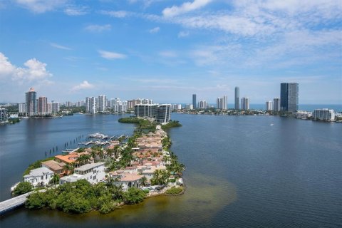 Condominio en venta en Aventura, Florida, 2 dormitorios, 149.29 m2 № 1404103 - foto 1