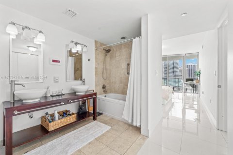 Copropriété à vendre à Miami, Floride: 3 chambres, 128.67 m2 № 1404107 - photo 16