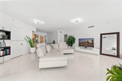 Condo in Miami, Florida, 3 bedrooms  № 1404107 - photo 8