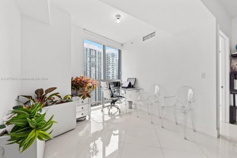 Copropriété à vendre à Miami, Floride: 3 chambres, 128.67 m2 № 1404107 - photo 10