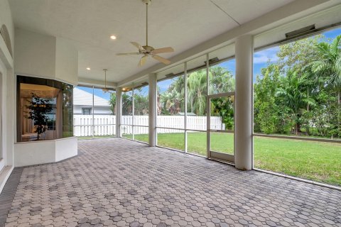 House in Wellington, Florida 4 bedrooms, 299.7 sq.m. № 914291 - photo 22
