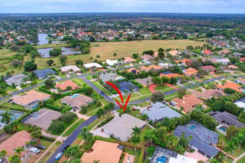 House in Wellington, Florida 4 bedrooms, 299.7 sq.m. № 914291 - photo 14