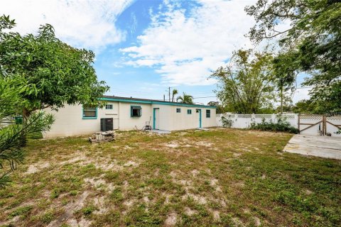 House in Tampa, Florida 2 bedrooms, 99.22 sq.m. № 1436308 - photo 25