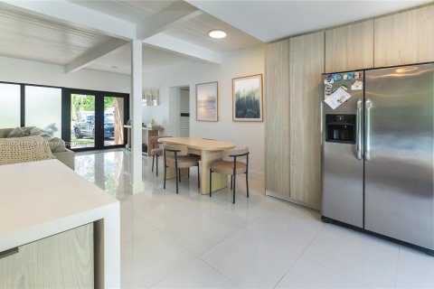 Casa en venta en North Miami, Florida, 4 dormitorios, 154.68 m2 № 1375659 - foto 14