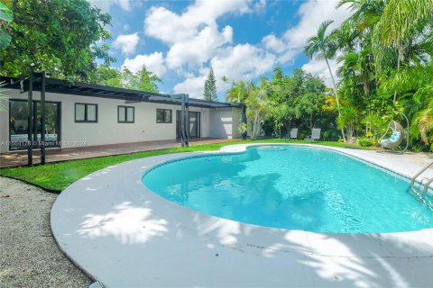 Casa en venta en North Miami, Florida, 4 dormitorios, 154.68 m2 № 1375659 - foto 1