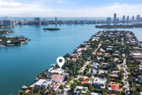 Villa ou maison à vendre à Miami Beach, Floride: 3 chambres, 338.72 m2 № 818700 - photo 4