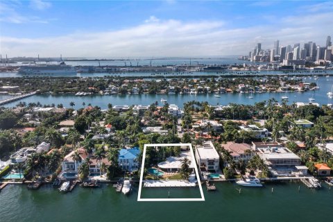 Villa ou maison à vendre à Miami Beach, Floride: 3 chambres, 338.72 m2 № 818700 - photo 8