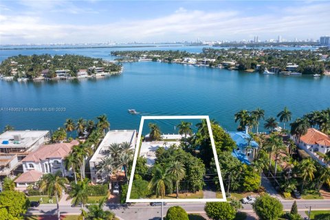 Villa ou maison à vendre à Miami Beach, Floride: 3 chambres, 338.72 m2 № 818700 - photo 3