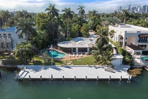 Villa ou maison à vendre à Miami Beach, Floride: 3 chambres, 338.72 m2 № 818700 - photo 10