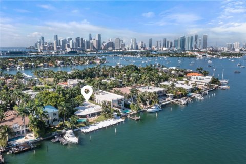 Villa ou maison à vendre à Miami Beach, Floride: 3 chambres, 338.72 m2 № 818700 - photo 9