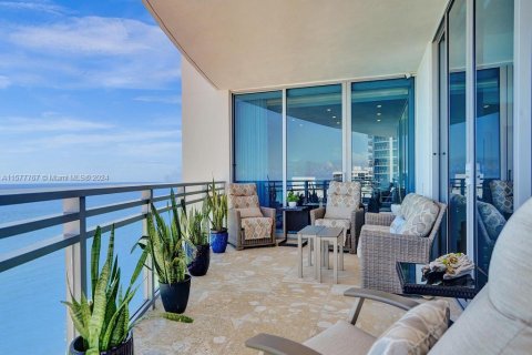 Condo in Hollywood, Florida, 3 bedrooms  № 1147385 - photo 10