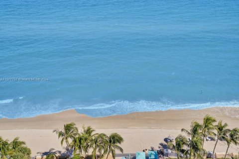 Condominio en venta en Hollywood, Florida, 3 dormitorios, 257.99 m2 № 1147385 - foto 9