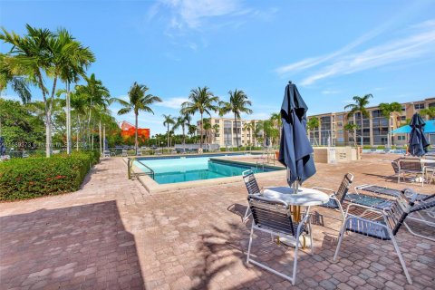 Copropriété à vendre à Dania Beach, Floride: 1 chambre, 73.39 m2 № 1399819 - photo 18