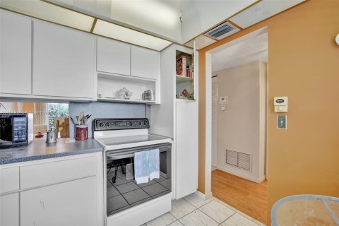 Copropriété à vendre à Dania Beach, Floride: 1 chambre, 73.39 m2 № 1399819 - photo 3