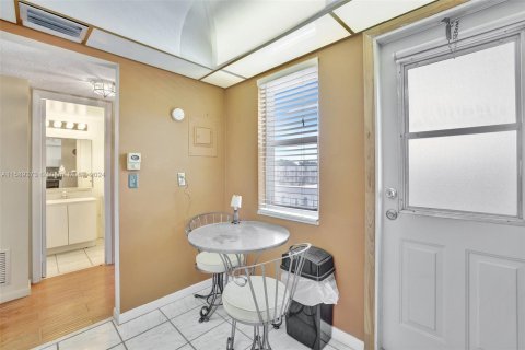 Copropriété à vendre à Dania Beach, Floride: 1 chambre, 73.39 m2 № 1399819 - photo 2