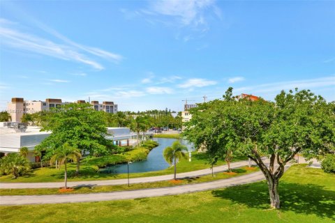 Condo in Dania Beach, Florida, 1 bedroom  № 1399819 - photo 28