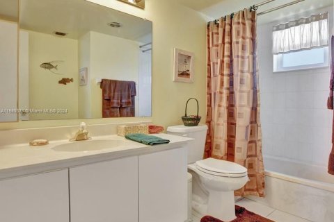 Condo in Dania Beach, Florida, 1 bedroom  № 1399819 - photo 10