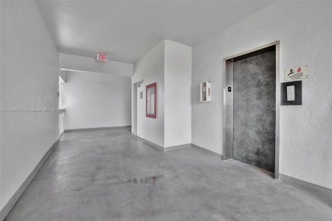 Copropriété à vendre à Dania Beach, Floride: 1 chambre, 73.39 m2 № 1399819 - photo 19